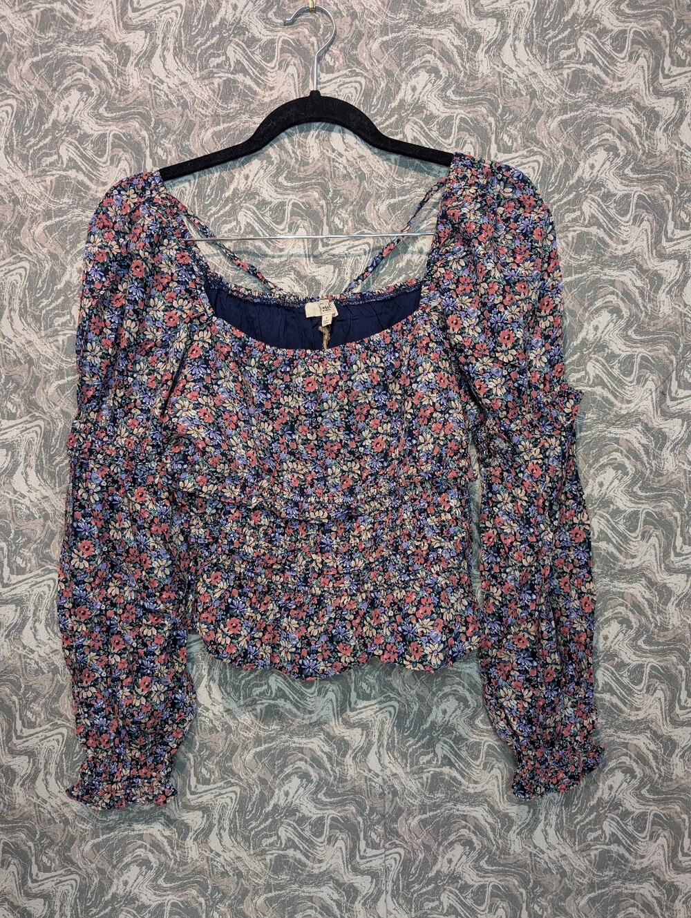 NWT Easel Floral Crop Top Size Small
